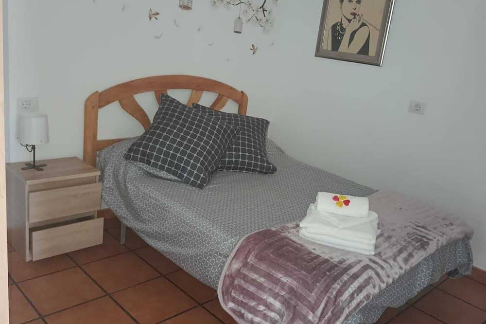 Apartamento entero, Apartamento ideal para desconectar y ver la verdadera naturaleza volcánica. in Conil, Tías