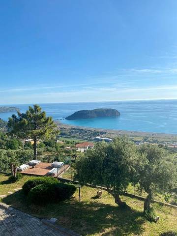 Chambre d’hôte pour 2 personnes, avec jardin ainsi que vue et terrasse à Praia a Mare