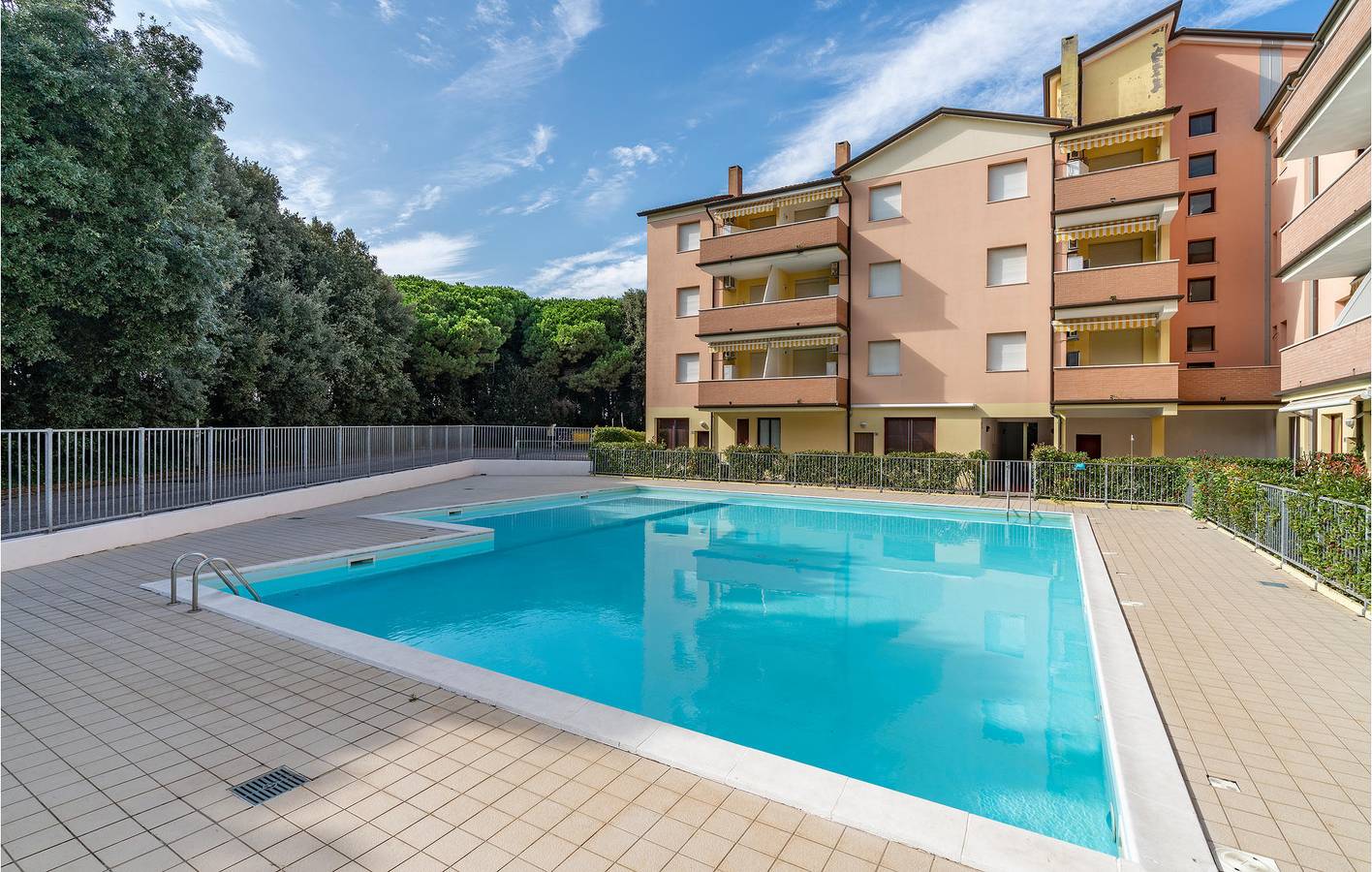 Ganze Ferienwohnung, Apartment am Pool mit WiFi, Parkplatz und AC - 2 km vom Strand entfernt in Rosolina, Rovigo Provinz