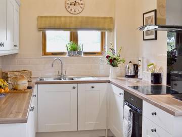 Glamping for 4 People in High Weald, Sussex, Photo 4