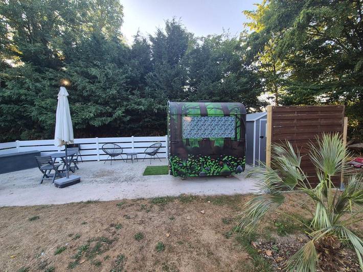 Gîte pour 2 personnes, avec terrasse et vue à Esson