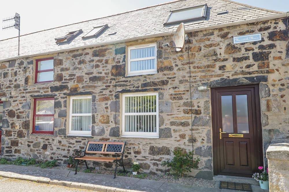 Meredith Cottage, pet friendly, country holiday cottage in Banff in Banff, Aberdeenshire
