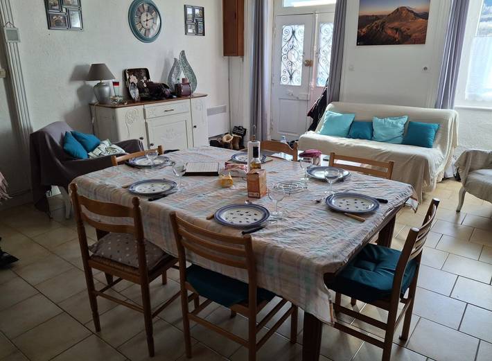 Gîte pour 6 personnes, avec terrasse à Le Falgoux - 4