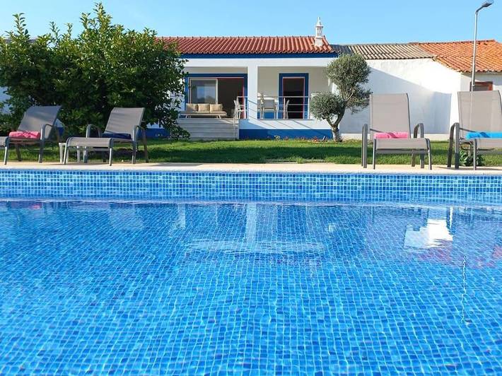 Villa voor 6 personen, with Terras and Tuin as well as Zwembad and Uitzicht in Silves