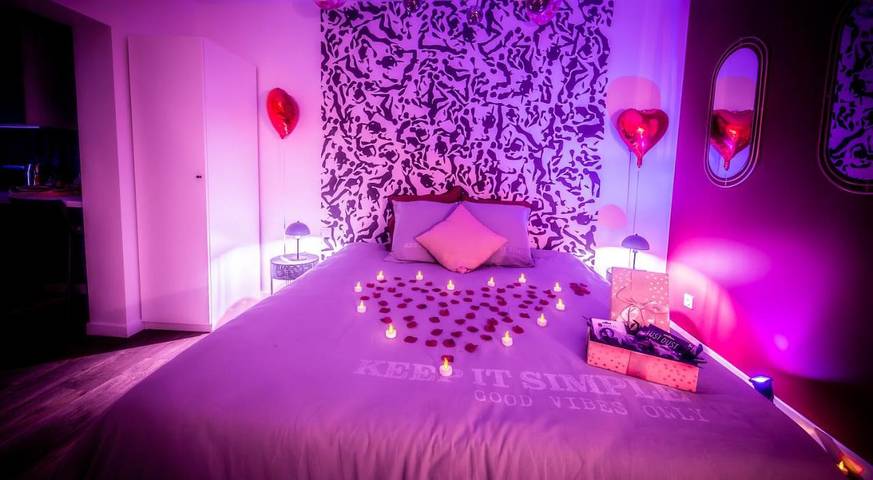 Gîte pour 2 personnes, avec jacuzzi et jardin ainsi que sauna et terrasse à Saints - 2