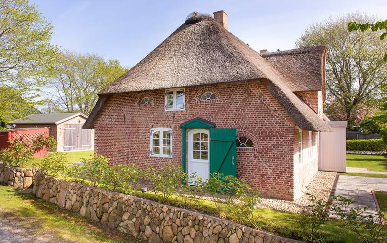 Ferienwohnung für 5 Personen, mit Terrasse und Garten sowie Seeblick und Sauna in Süddorf - 2
