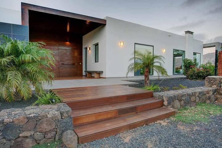 Chalet para 6 personas, con jacuzzi y balcón además de jardín y piscina en Fuerteventura - 2