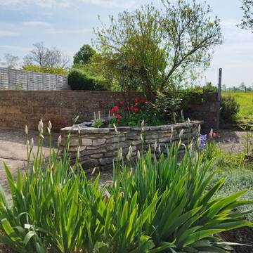 Gîte pour 10 personnes, avec terrasse ainsi que jardin et piscine dans Yonne