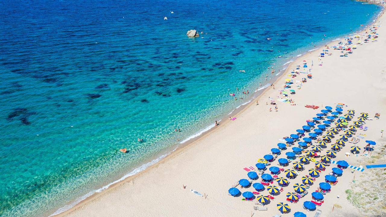 Camping Village Baia Blu La Tortuga in Vignola Mare, Aglientu