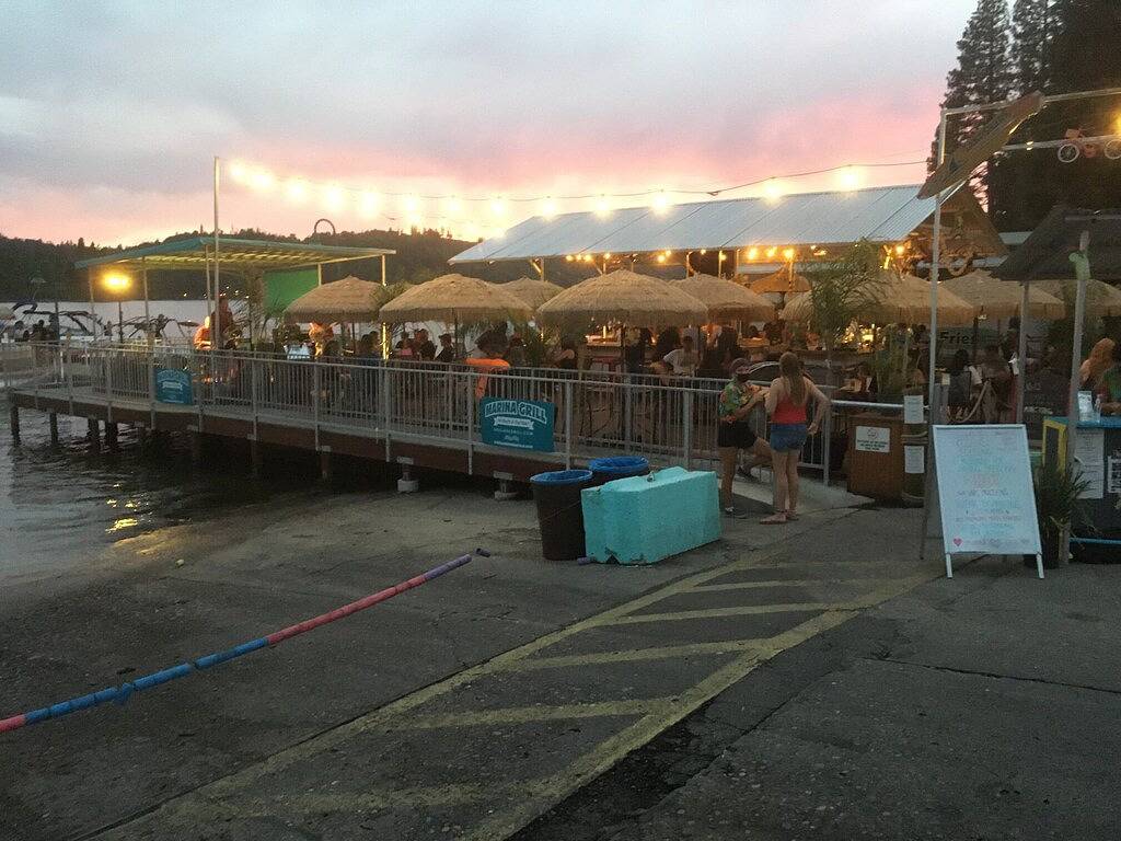 Cottage Like Suite With Private Hot Tub in Bass Lake