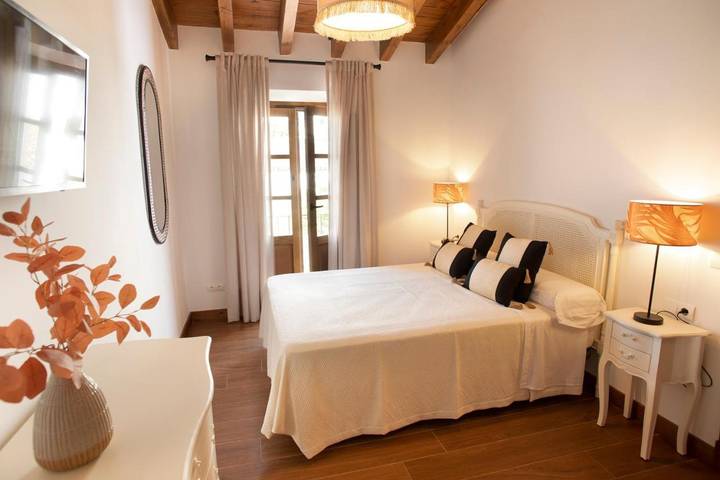 Casa rural para 2 personas, con Balcón además de Terraza y Piscina en Zahara de la Sierra