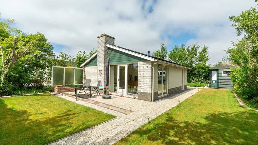 Ferienhaus für 5 Personen, mit Garten und Pool in Petten