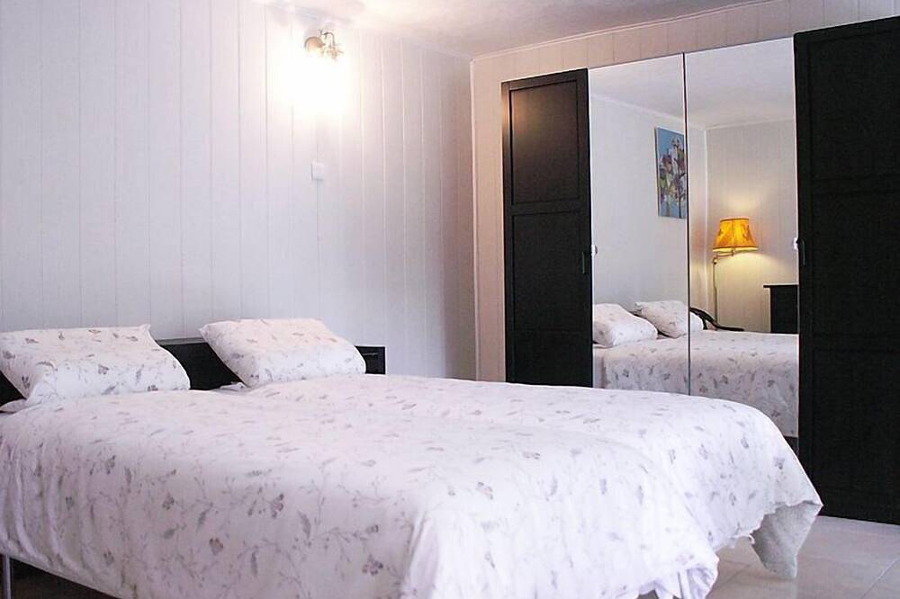 Entire apartment, Apartment Haider by Interhome in Caumont-sur-Durance, Vaucluse