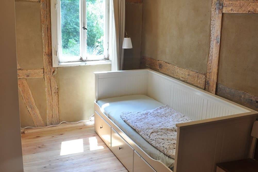 Ganze Wohnung, Am Elberadweg: Familienwohnung in Loschwitz, Dresden