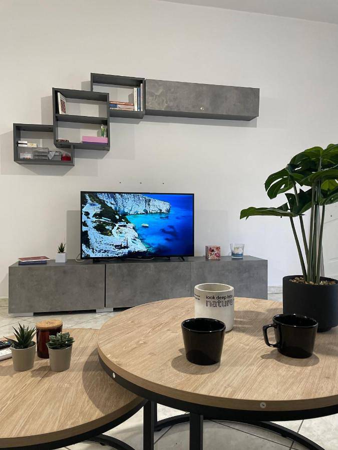 Apartamento para 4 personas, con vistas y balcón en Corinto
