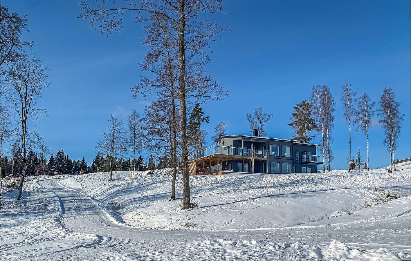Ferienhaus für 8 Personen mit Terrasse in Linnesjön
