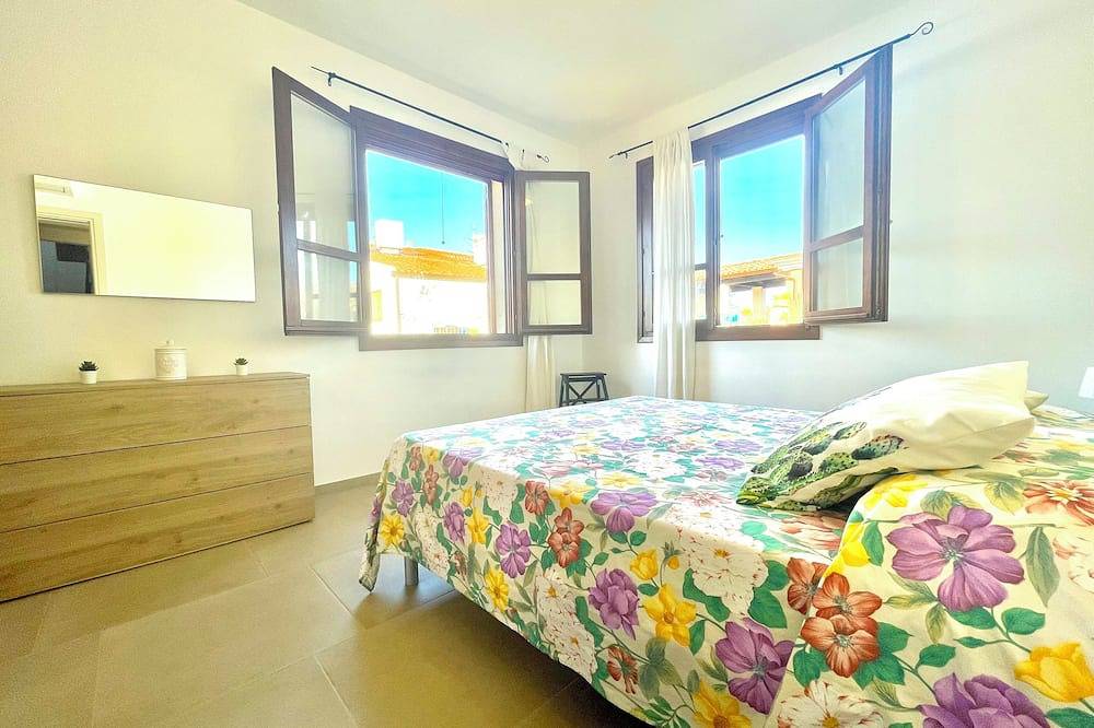 Ganze Wohnung, \" Beach House with Terrace \" in Torre di Bari, Ogliastra Provinz