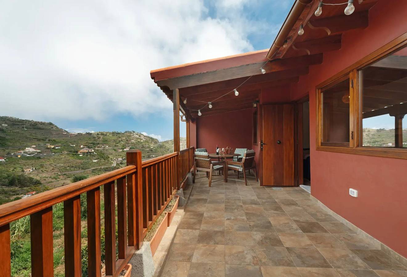 'Laurel' Room with Mountain Views, Wi-Fi, and Air Conditioning - Silboholidays in Pajar de Bento, La Gomera
