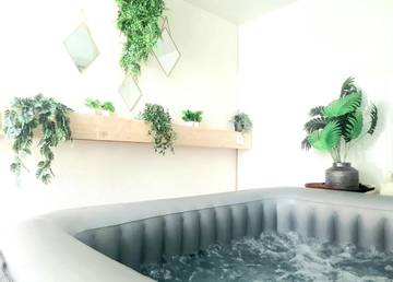 Gîte pour 6 personnes, avec jacuzzi et jardin à Aumelas