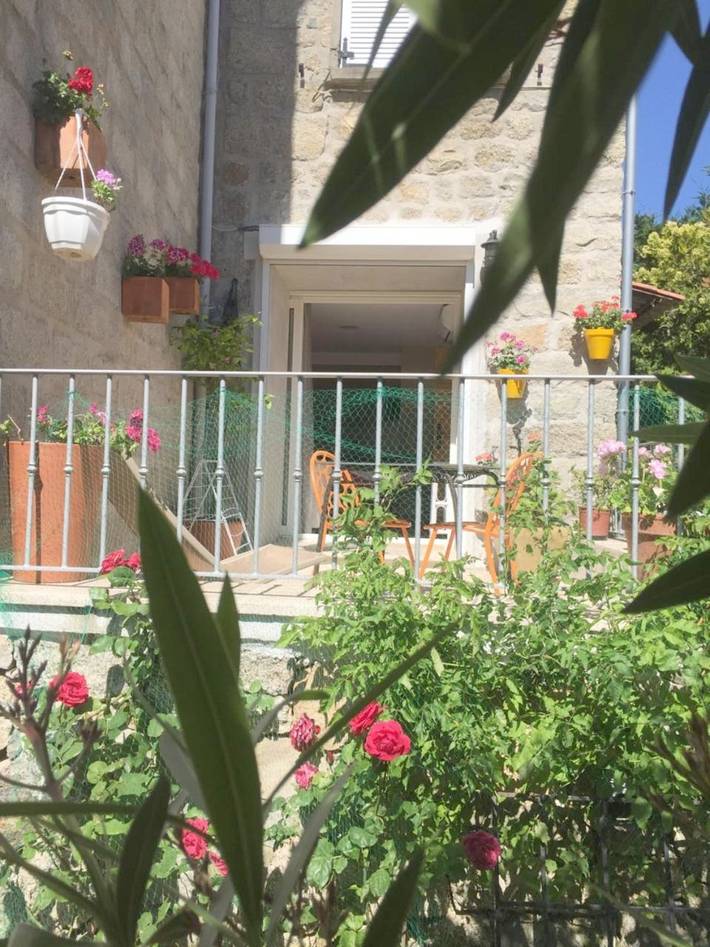 Gîte pour 2 personnes, avec vue et balcon à Sainte-Lucie-de-Tallano