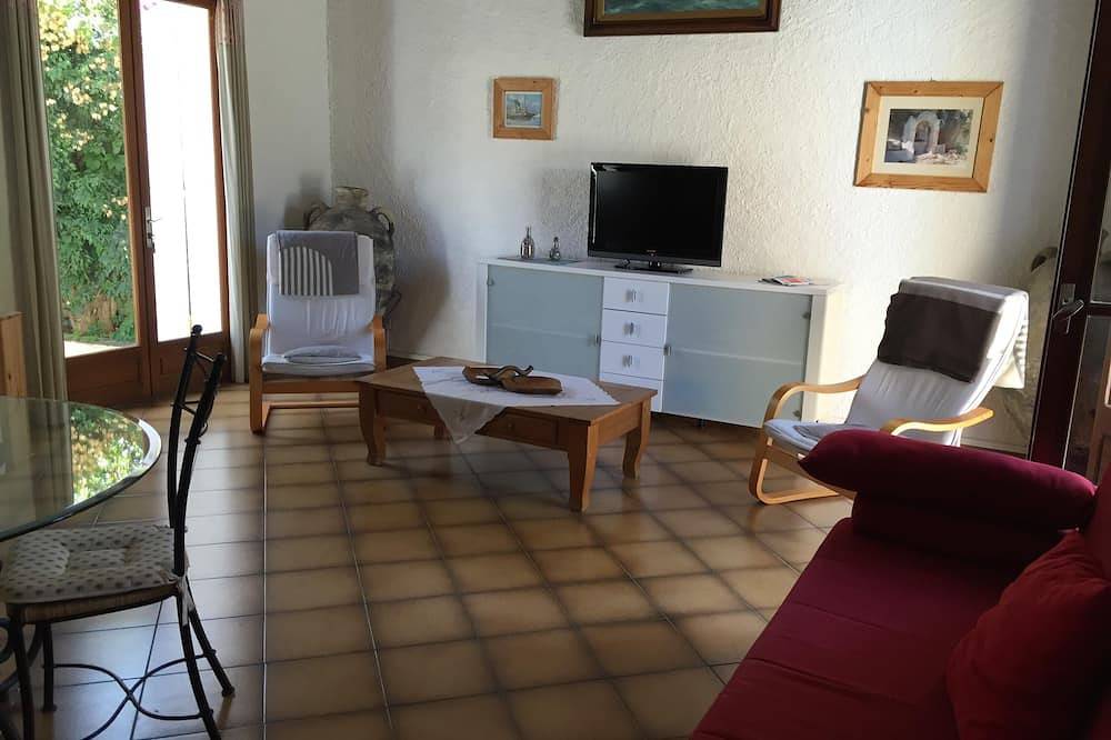 Appartement entier, Spacious and bright apartment 200m from the sea at the tip of Cap Corse. in Centuri, Cap Corse