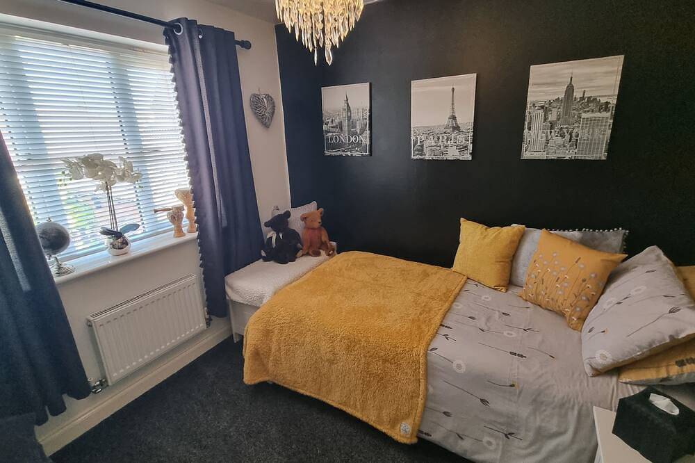 Dungarvon House, Hot Tub, Garden, Summerhouse, & Ev Charging in Weston-Super-Mare, North Somerset