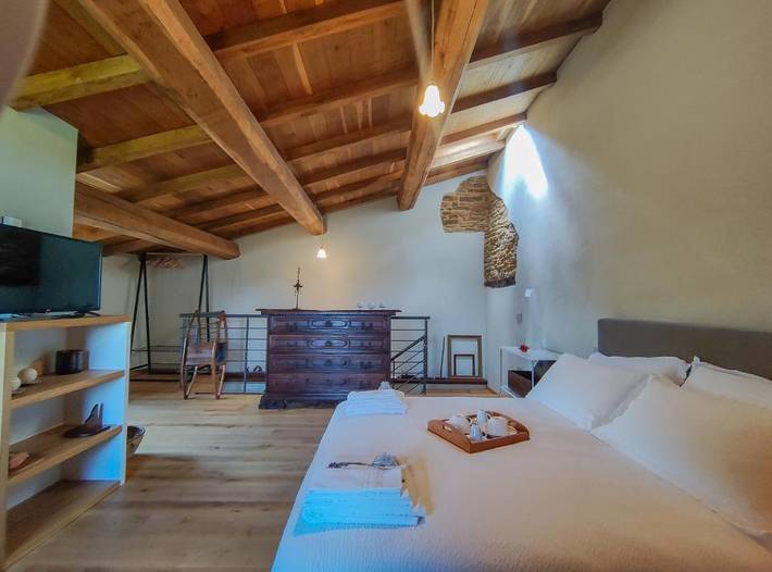 Location de vacances pour 2 personnes, avec jardin et terrasse ainsi que piscine et vue à Esanatoglia - 4