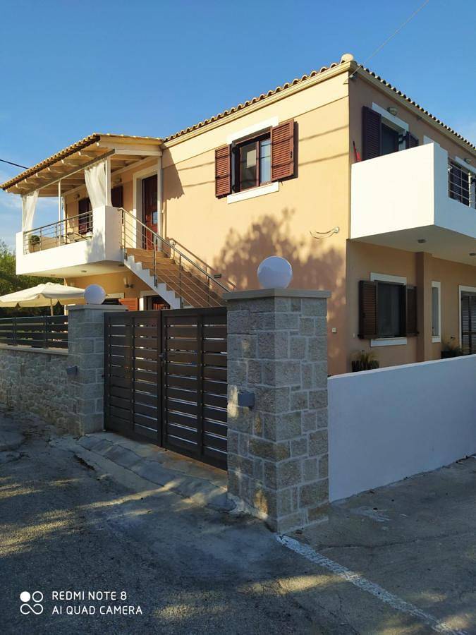Ολόκληρο το διαμέρισμα, Deluxe Double Room (2 Adults + 1 Child) in Οζιά, Παξούς