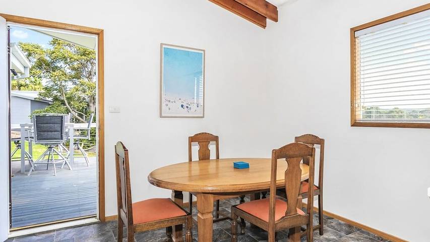Holiday home for 12 people, with balcony in Mollymook