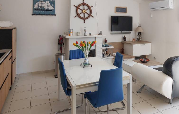 Appartement confortable avec AC, TV, congélateur et parking près de la Plage du Pont d'Yeu in Notre-Dame-de-Monts, Vendée