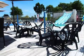 Camping pour 10 Personnes dans Saint-Georges-d'Oléron, Île d'Oléron, Photo 3