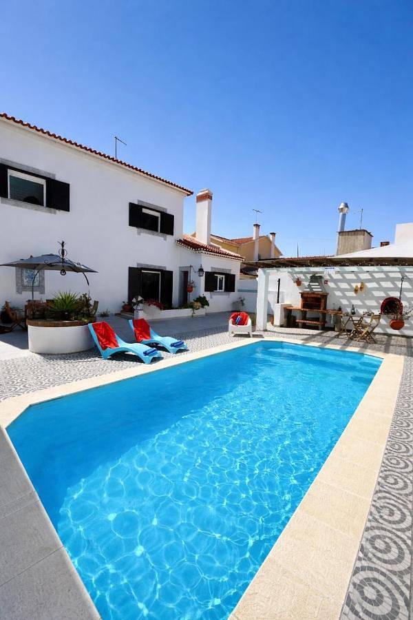 Location de vacances pour 6 personnes, avec terrasse ainsi que jardin et piscine dans Almeirim