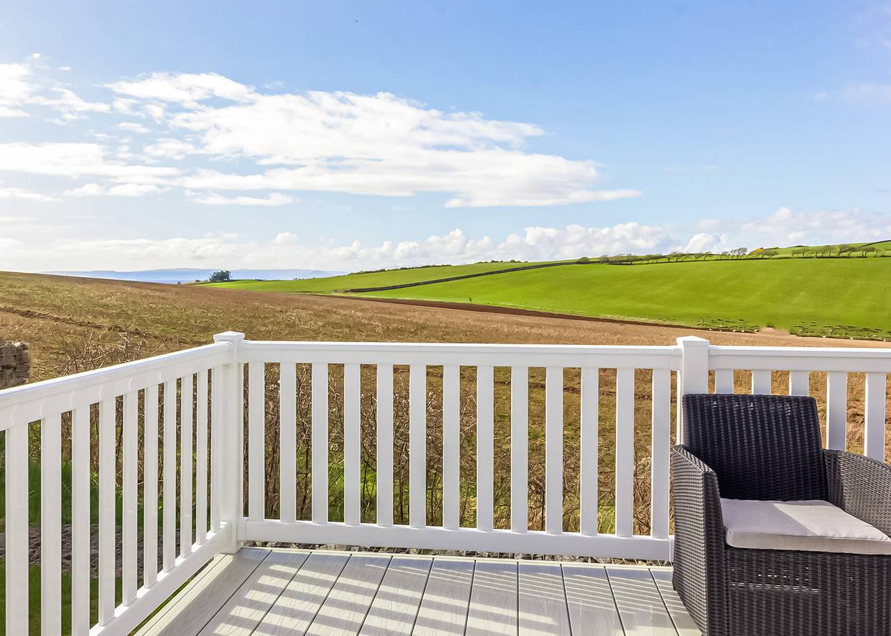Jura Lodge with Hot Tub in Firth Of Clyde