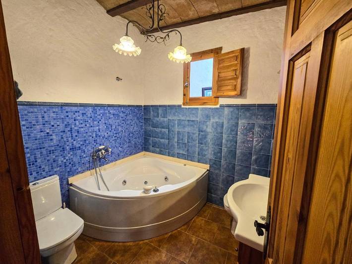 Casa rural para 3 personas, con jacuzzi además de piscina y jardín en Sierras del Segura - 3
