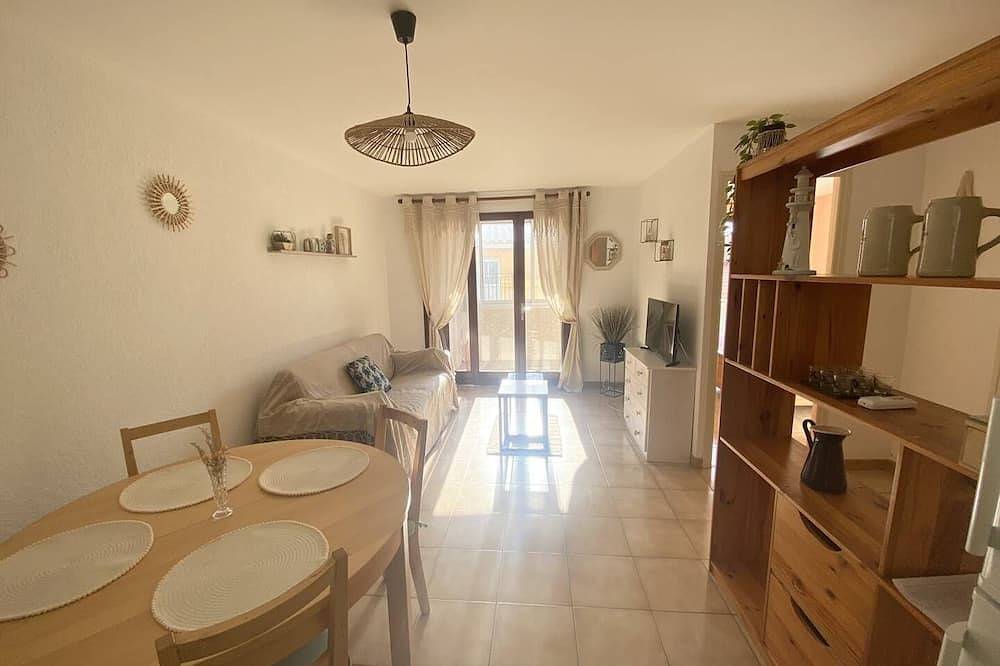 Ganze Wohnung, P2 private parking 2 steps from the beach in Le Grau-du-Roi, Côte d'Améthyste