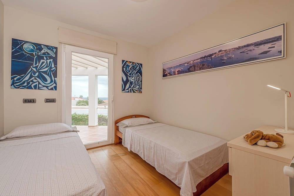 Villa con Piscina Vistas al Mar in Punta Prima, Sant Lluís