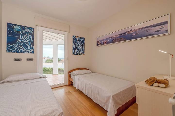 Villa con Piscina Vistas al Mar in Punta Prima, Sant Lluís