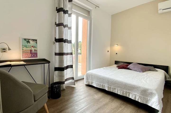 Location de vacances pour 5 personnes, avec terrasse et jardin dans Plage Du Capelan Bandol - 2