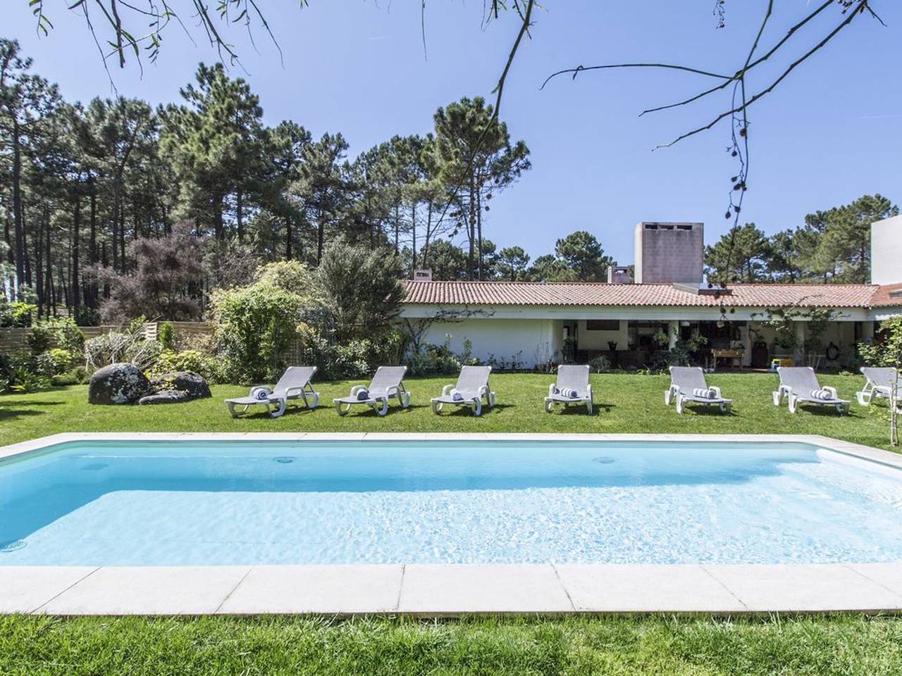 Magnificent Aroeira Villa | 6 Bedrooms | Villa do Cisne | Pool Table | Perfect for Larger Groups in Aroeira, Charneca de Caparica e Sobreda