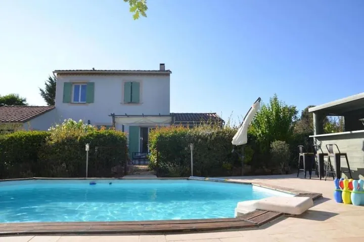 Chalet para 8 personas, con jardín y piscina - 1