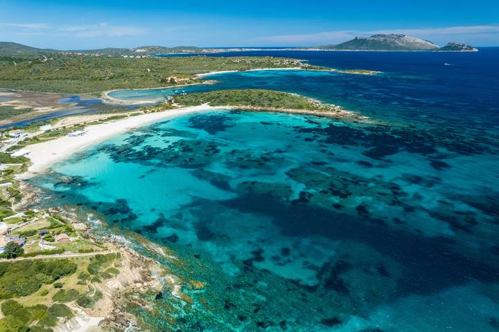 Entire apartment, Bellosguardo 8 - flat seafront with panoramic view in Spiaggia di Bados, Olbia