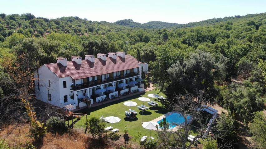 Chalet para 4 personas, con piscina y jardín, Se admiten mascotas en Sierra de Huelva