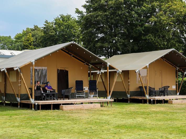 Zelt für 6 Personen, mit Terrasse und Pool in Gelderland