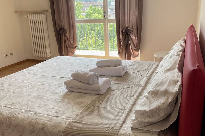 Entire apartment, Rubina Home in Alba, Langhe