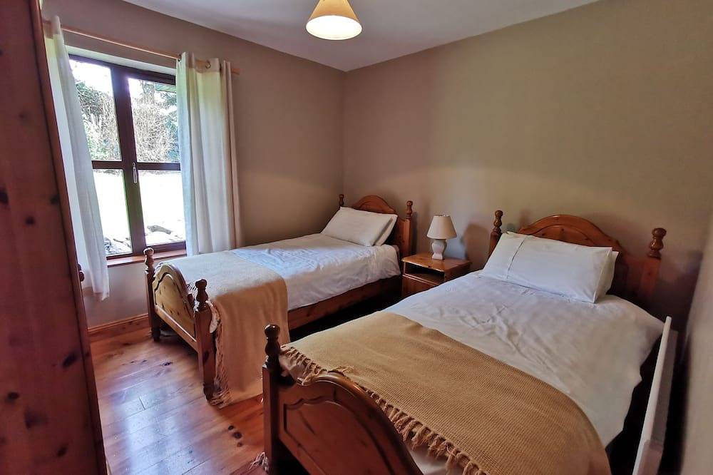 Quiet cosy hideaway cottage in Dingle in Dingle Peninsula