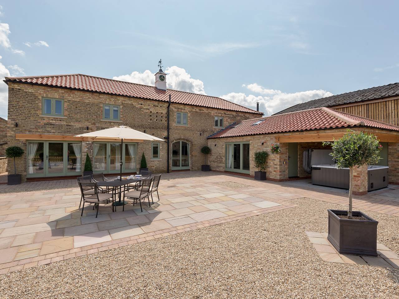 Eastlands Barn in East Barkwith, Lincolnshire
