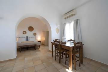 Studio für 4 Personen, mit Balkon und Garten in Griechenland