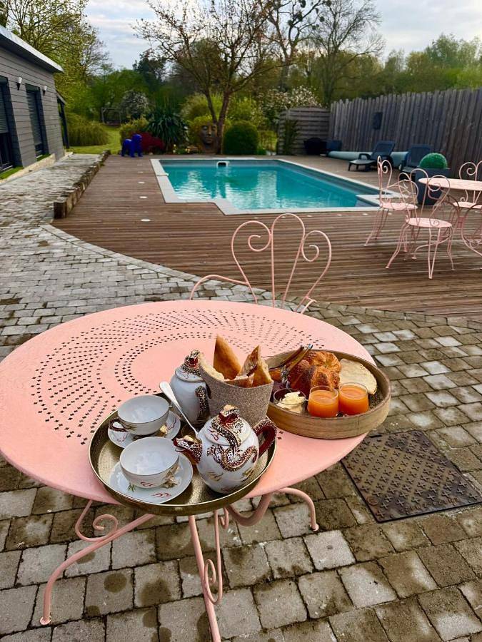 Location de vacances pour 4 personnes, avec jardin et piscine ainsi que jacuzzi et sauna à Abbeville