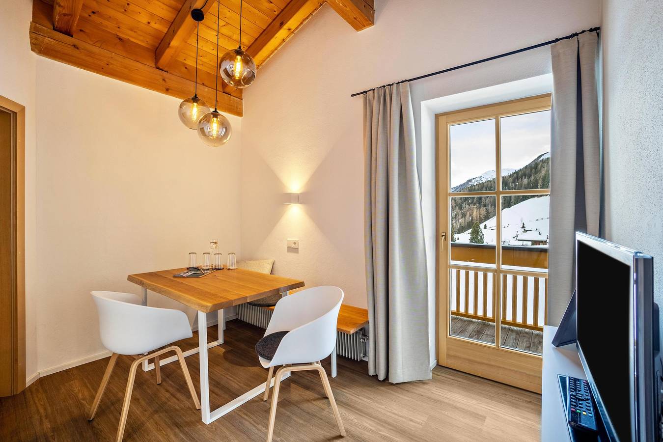 Ganze Wohnung, Ferienwohnung "Mountain Residence Kasern Nr 4" mit Bergblick, Balkon & Wlan in Kasern (Prettau), Prettau