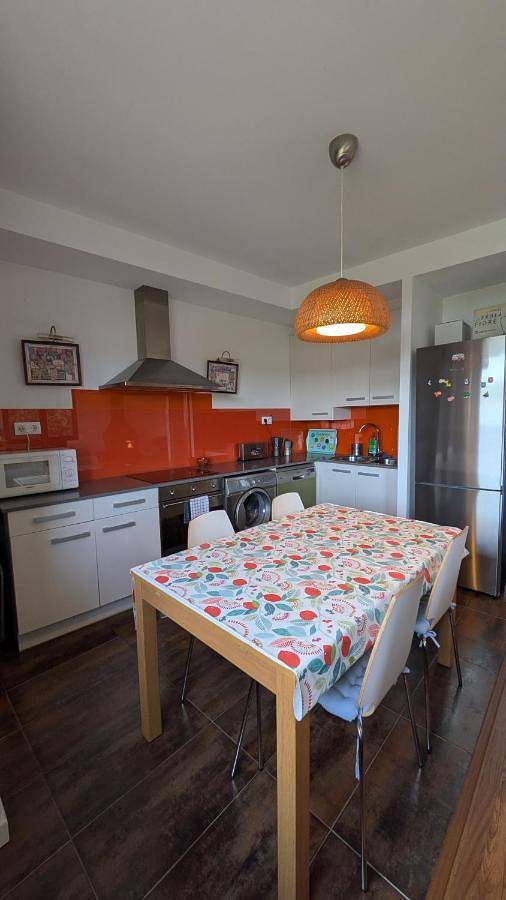 Casa rural para 6 personas, con Balcón y Terraza además de Jardín y Vistas al lago en La Ribagorza - 3